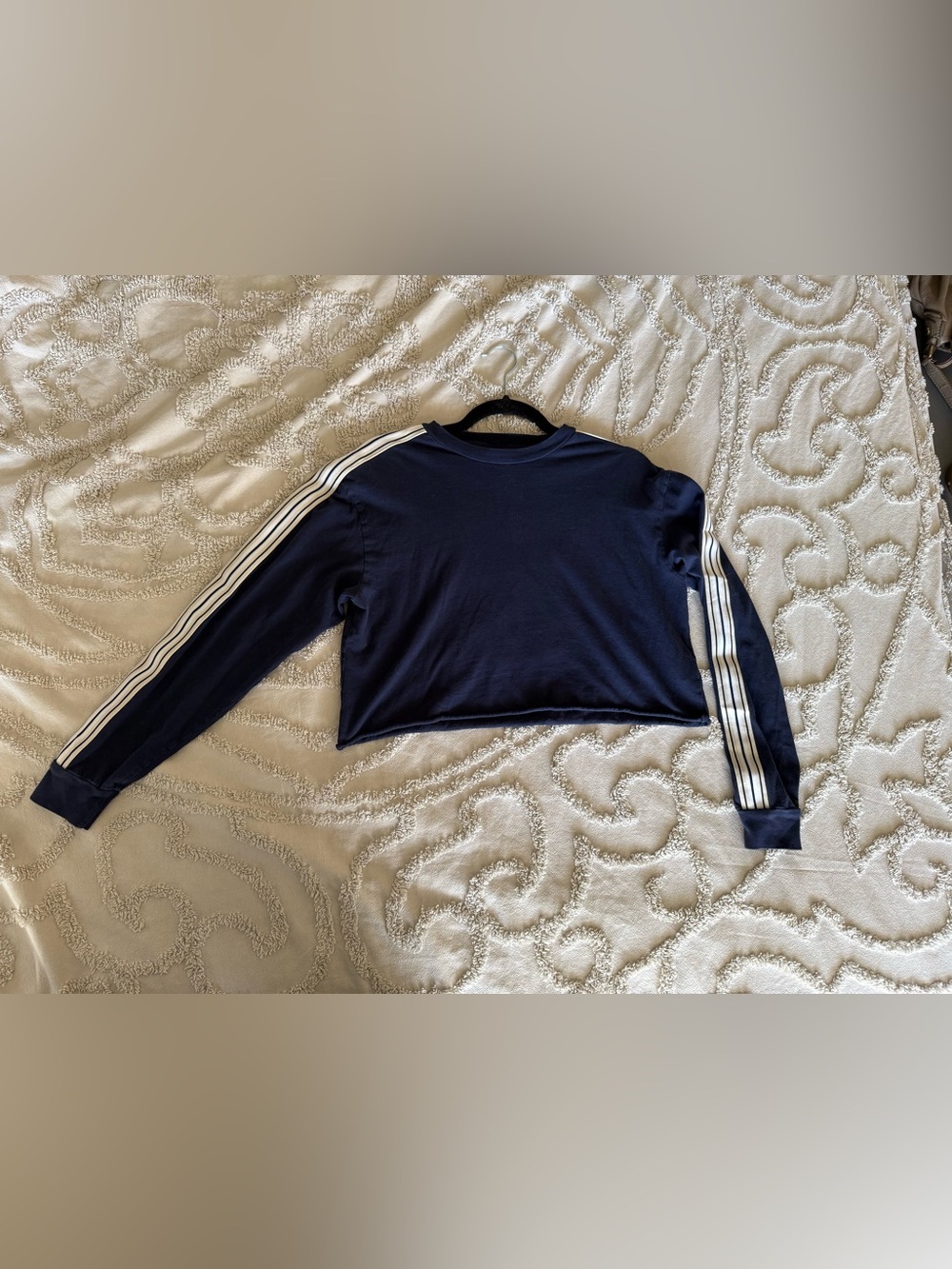 Aritzia TNA Navy Long-Sleeve Cropped Top with Stripe Detail - Picture 3 of 6